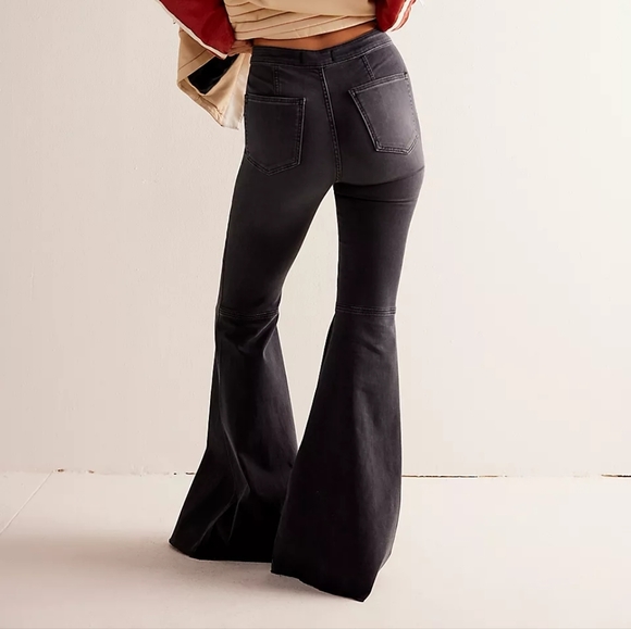 FREE PEOPLE Just Float  On Flare Wide Jeans Bell Bottoms Faded Black Size 26 - Picture 4 of 11
